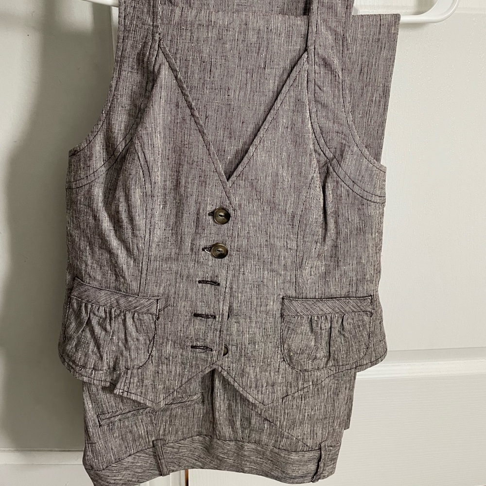 Vest and pants set